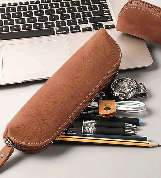 Sleek Paavo Leather Pen & Makeup Pouch – Elevate Your Essentials!